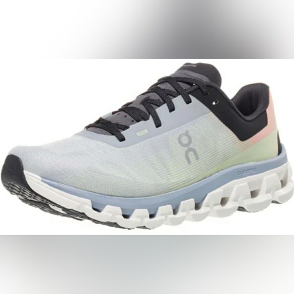 On Cloud Cloudflow 4  Light Green Running Shoes Men Size 8 or Women 9.5 - Picture 2 of 9